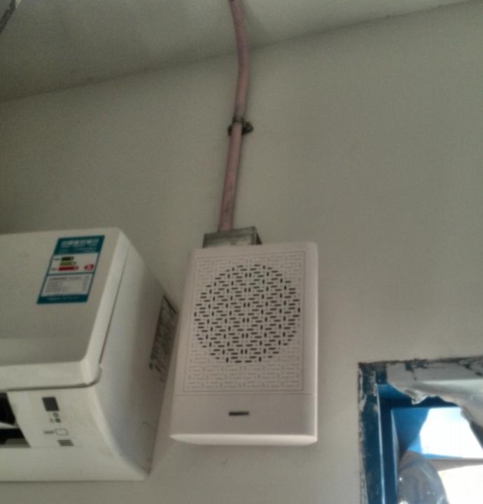 保定某園區設消控室，各建筑單體僅有消報、手報、聲光，是否需設廣播、隔離器？